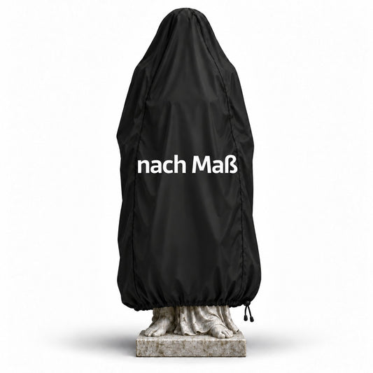 Schwarze wasserdichte Abdeckung nach Maß über einer Statue